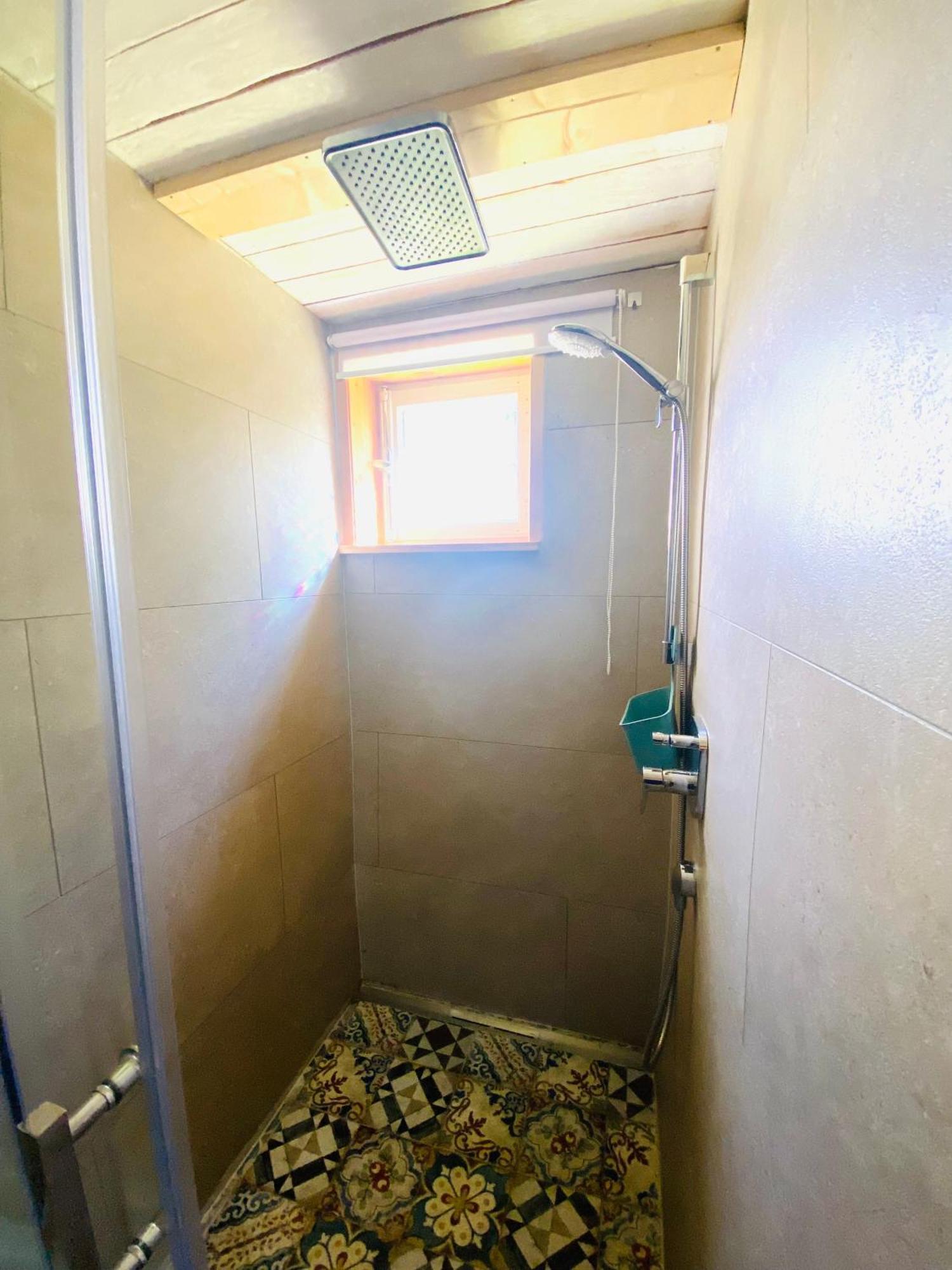 Ganze Wohnung - Erdgeschoss - Sehr Ruhig - Hundefreundlich - Regendusche - Bodenheizung - Kueche - Easy Check-In Mit Schluesselbox Nehren  Luaran gambar