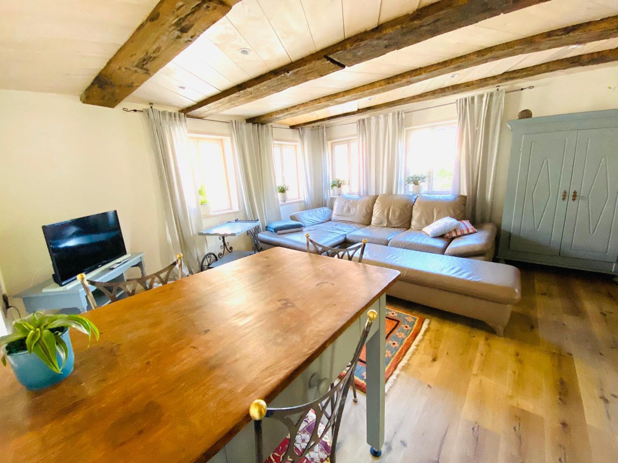 Ganze Wohnung - Erdgeschoss - Sehr Ruhig - Hundefreundlich - Regendusche - Bodenheizung - Kueche - Easy Check-In Mit Schluesselbox Nehren  Luaran gambar